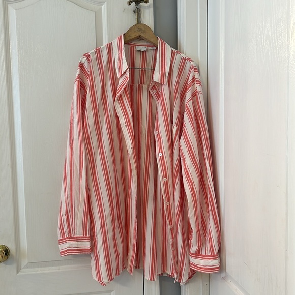 ASOS DESIGN Curve relaxed shirt and shorts in red deckchair stripe - Picture 4 of 11